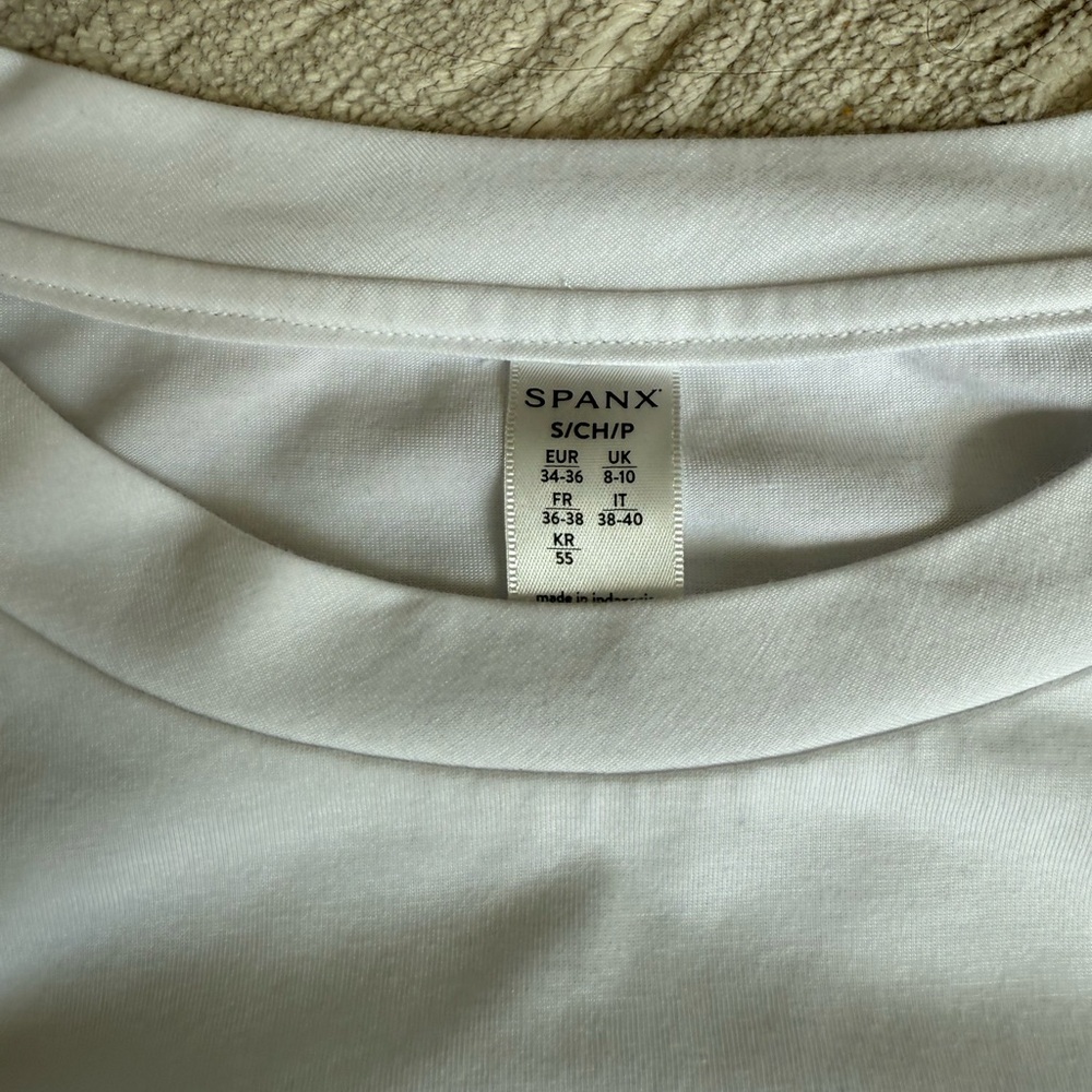 SPANX Classic White Bodysuit - Picture 2 of 4